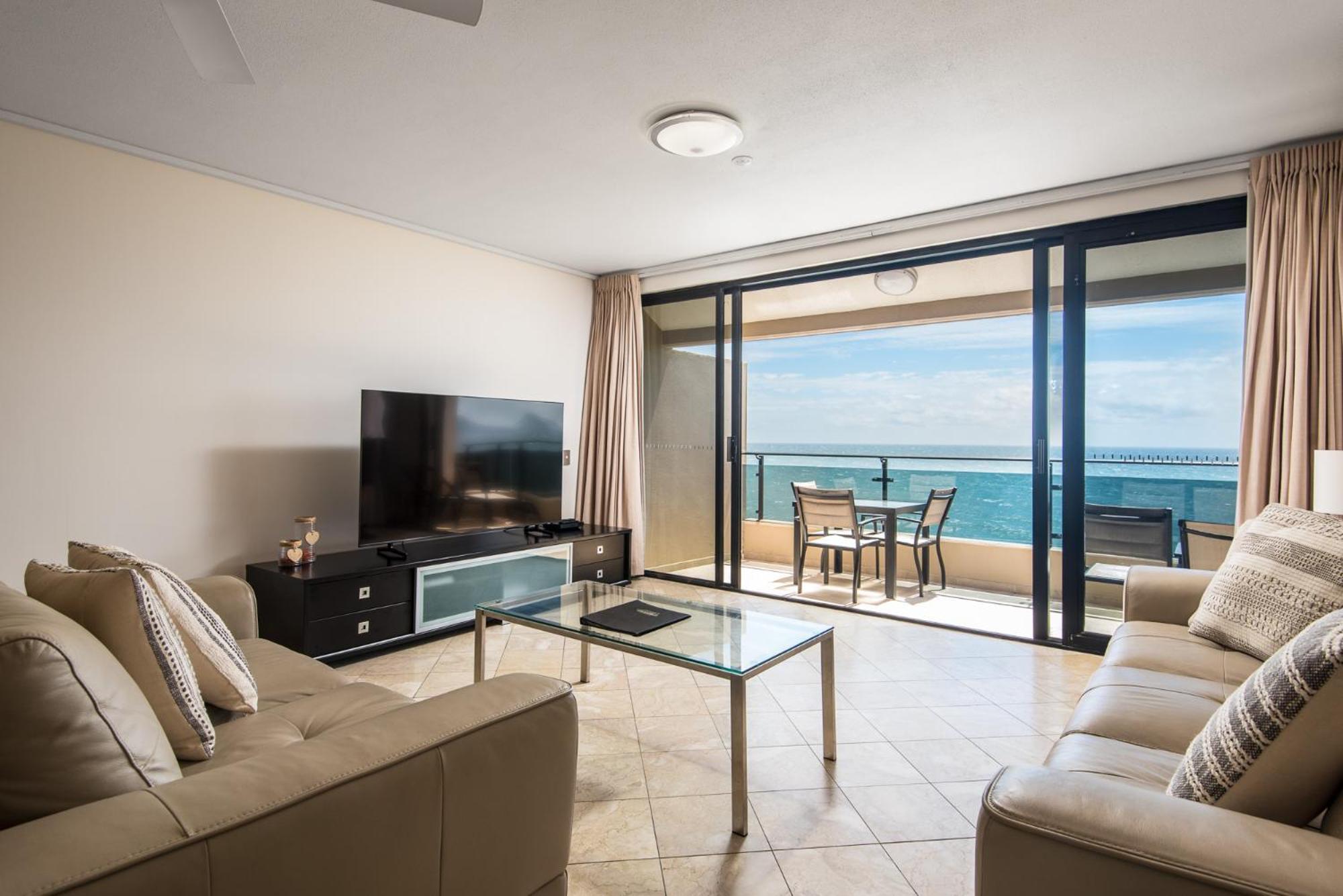 Clubb Coolum Beach Resort Sunshine Coast מראה חיצוני תמונה