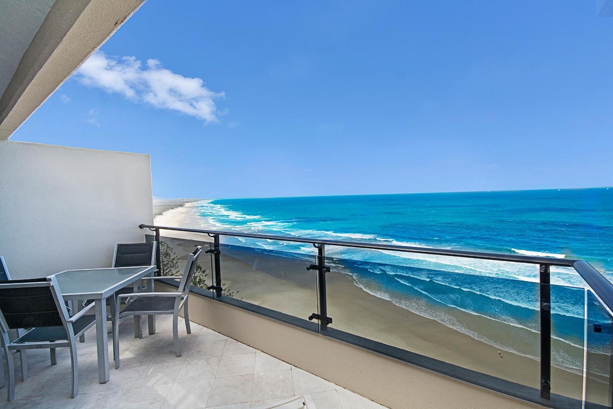 Clubb Coolum Beach Resort Sunshine Coast מראה חיצוני תמונה