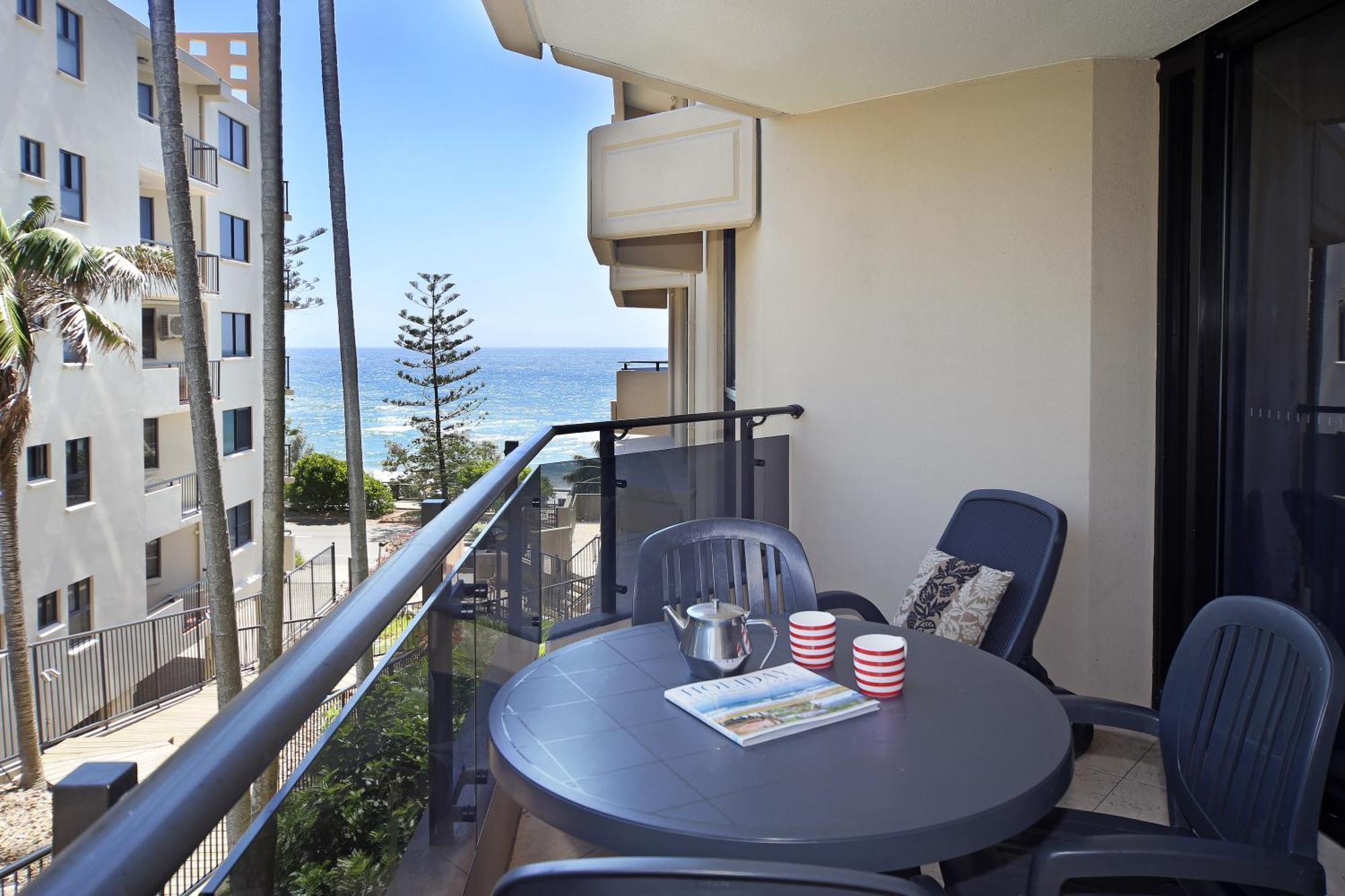 Clubb Coolum Beach Resort Sunshine Coast מראה חיצוני תמונה