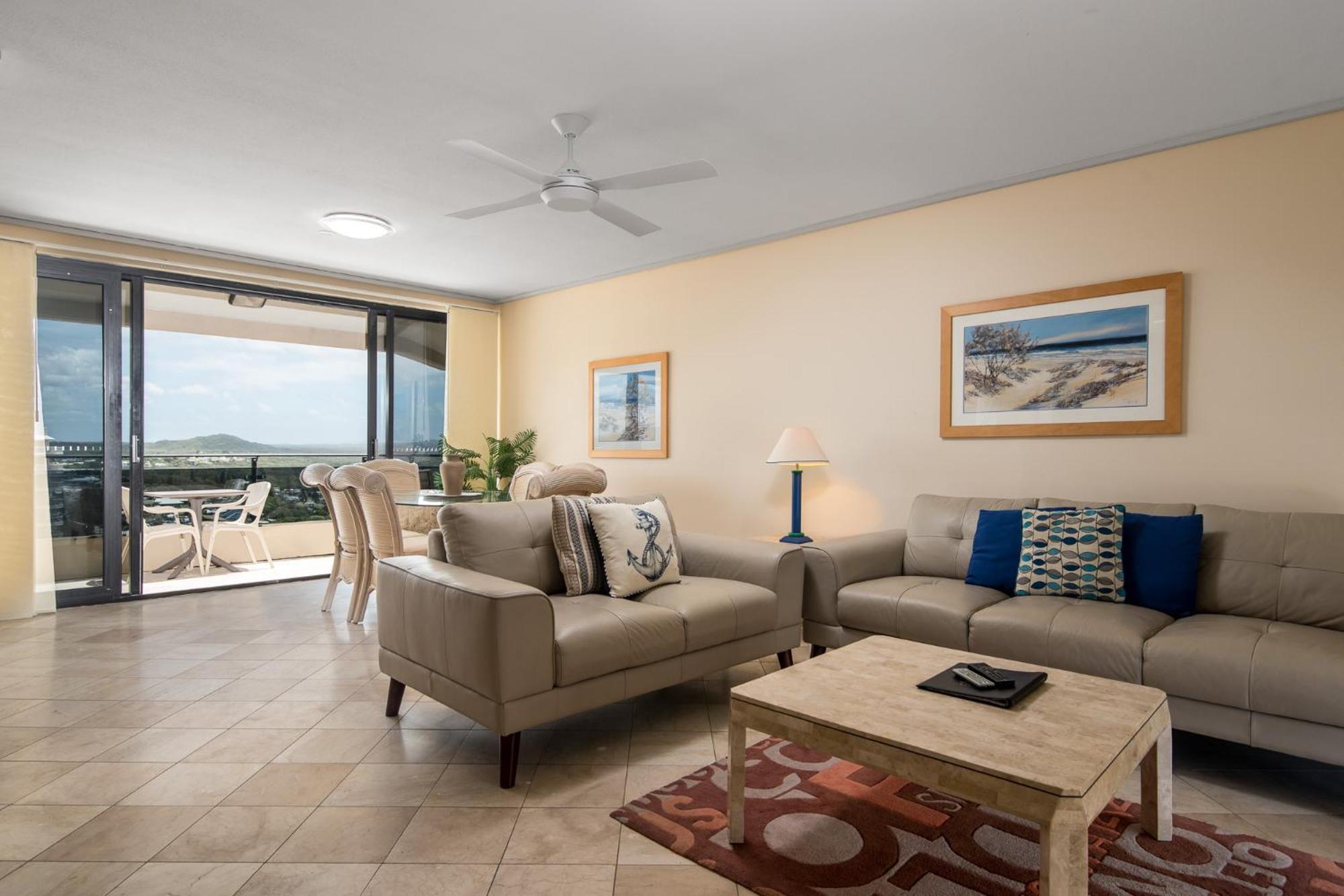 Clubb Coolum Beach Resort Sunshine Coast מראה חיצוני תמונה