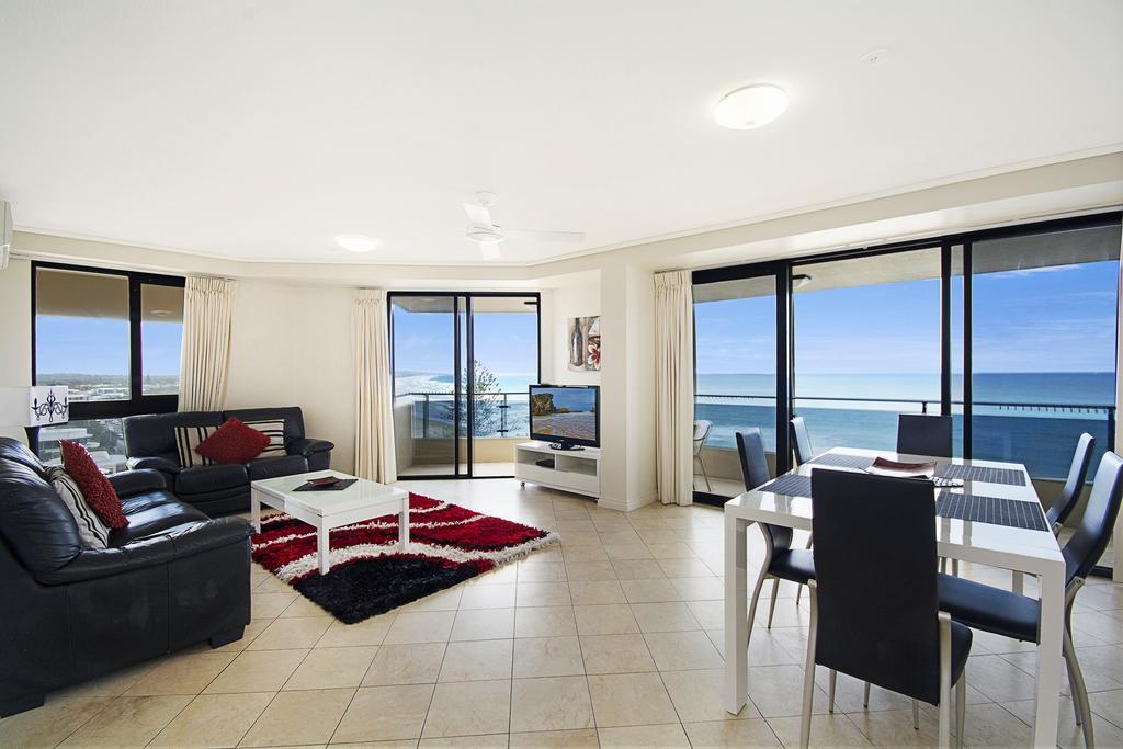 Clubb Coolum Beach Resort Sunshine Coast מראה חיצוני תמונה