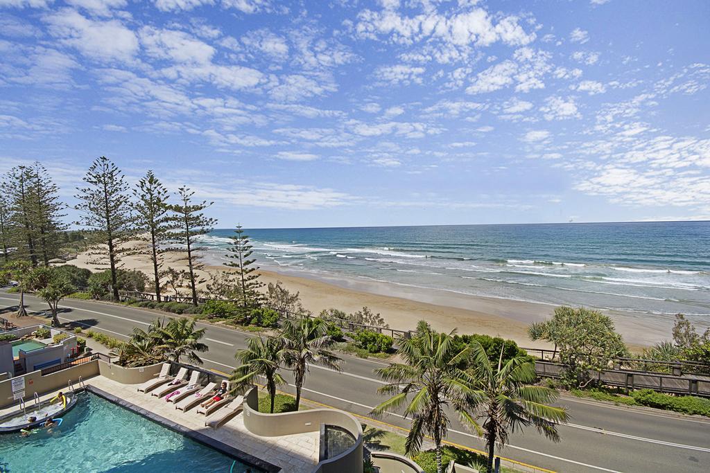 Clubb Coolum Beach Resort Sunshine Coast מראה חיצוני תמונה