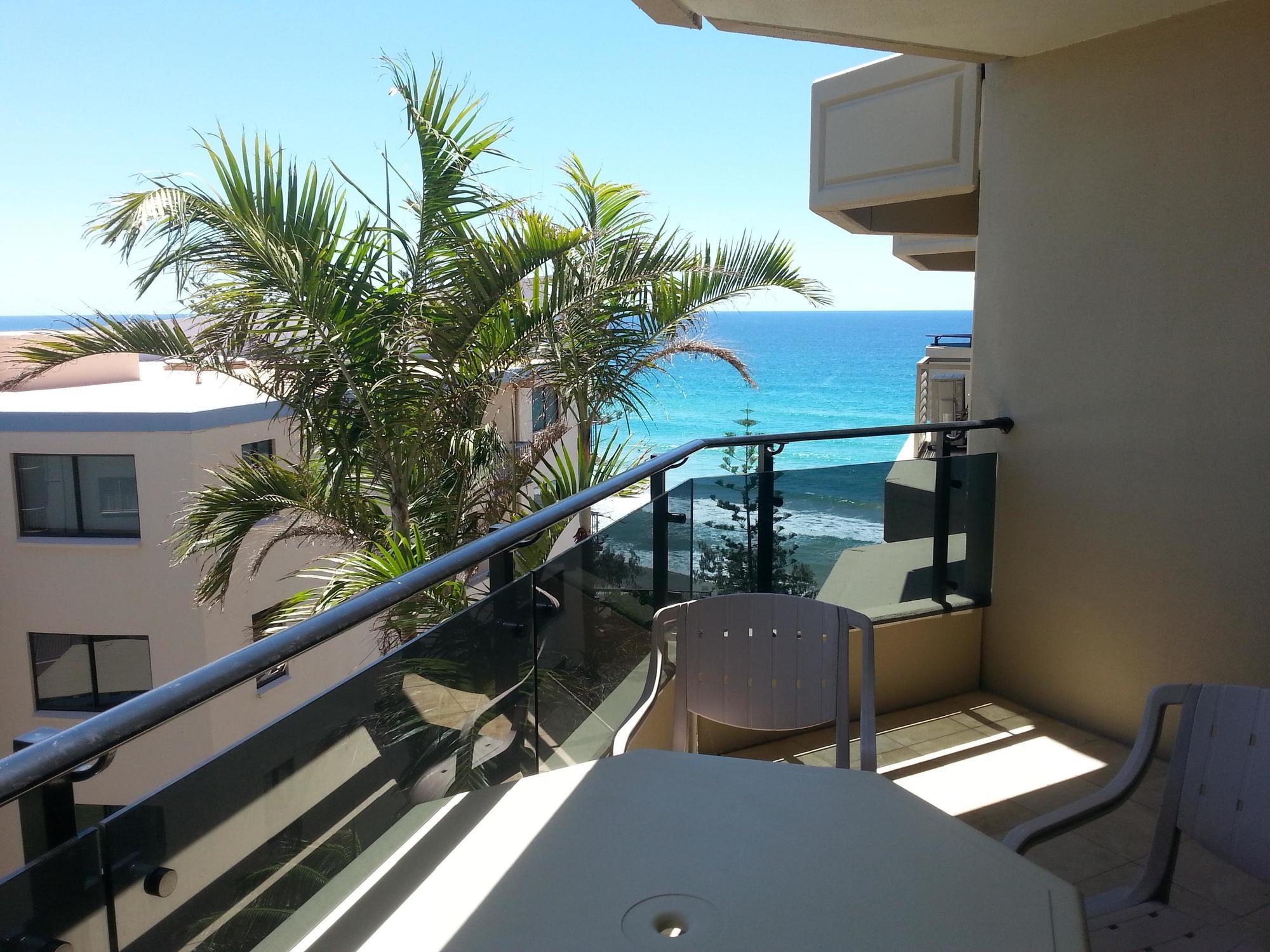 Clubb Coolum Beach Resort Sunshine Coast מראה חיצוני תמונה