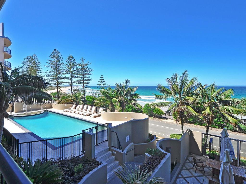 Clubb Coolum Beach Resort Sunshine Coast מראה חיצוני תמונה