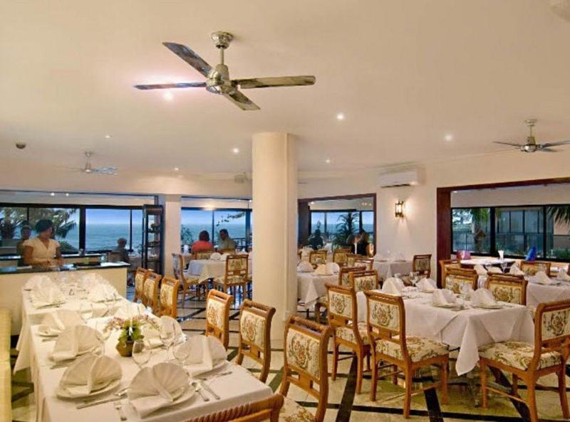 Clubb Coolum Beach Resort Sunshine Coast מראה חיצוני תמונה